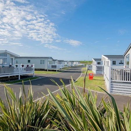 Parkdean Resorts Camber Sands Caravan 2023 Exterior photo