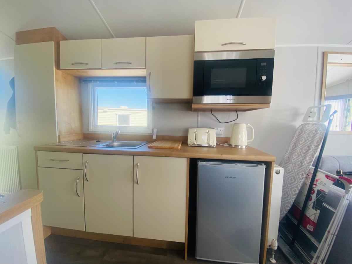 Parkdean Resorts Camber Sands Caravan 2023 Exterior photo